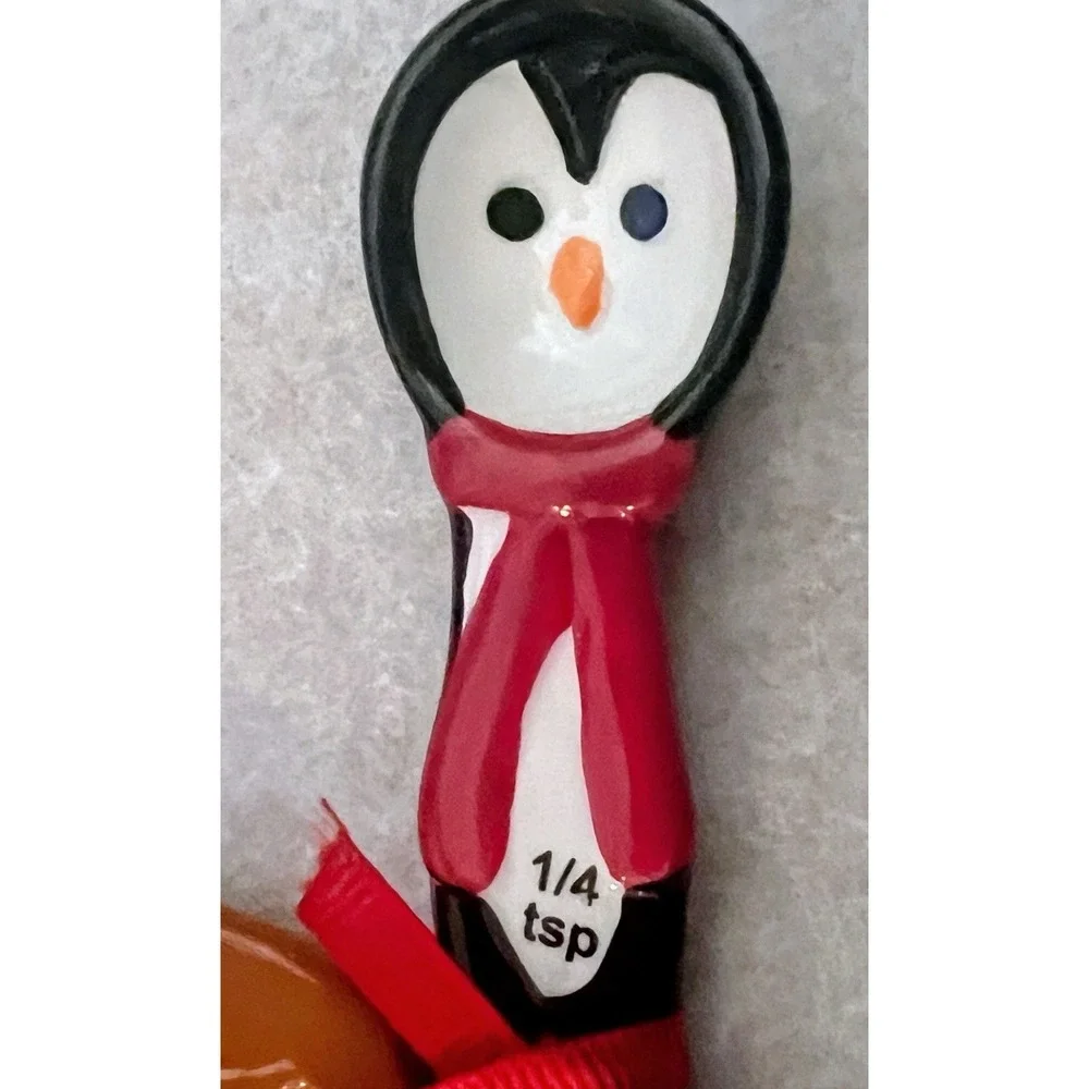 NEW NWT LOT OF 4 SLEIGH BELL BISTRO CHRISTMAS MEASURING SPOON SET SANTA REINDEER
